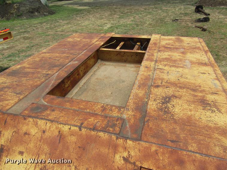 image for item DD8888 1973 Carrier King 4000 drop deck equipment trailer