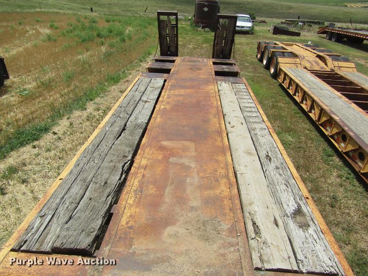 image for item DD8888 1973 Carrier King 4000 drop deck equipment trailer