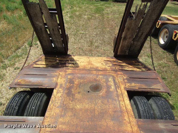 image for item DD8888 1973 Carrier King 4000 drop deck equipment trailer