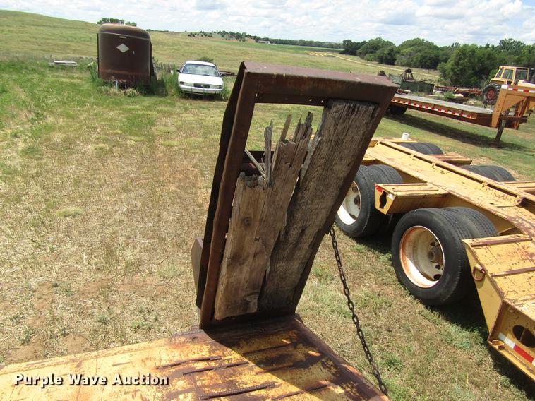 image for item DD8888 1973 Carrier King 4000 drop deck equipment trailer