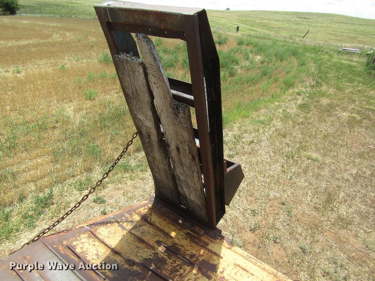 image for item DD8888 1973 Carrier King 4000 drop deck equipment trailer