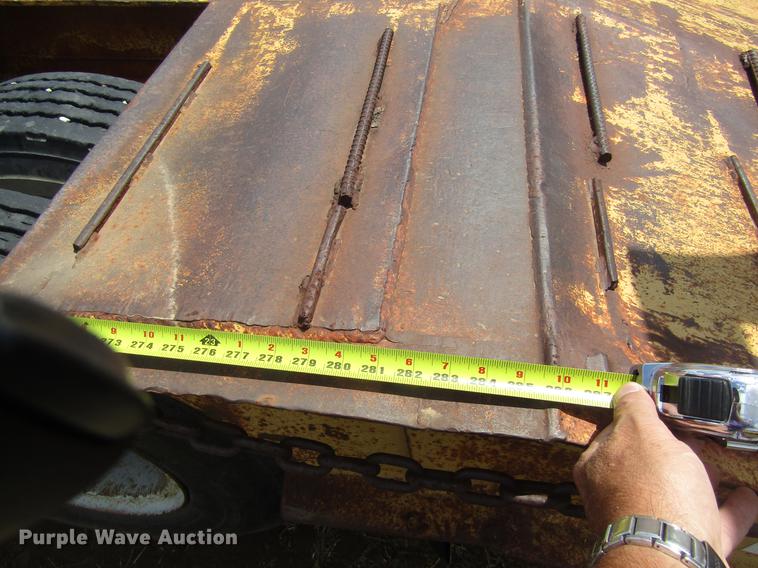 image for item DD8888 1973 Carrier King 4000 drop deck equipment trailer