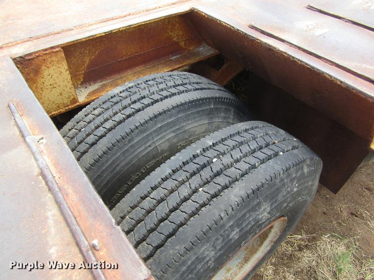 image for item DD8888 1973 Carrier King 4000 drop deck equipment trailer