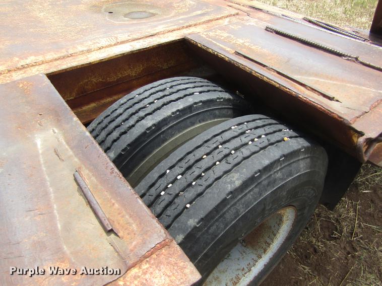 image for item DD8888 1973 Carrier King 4000 drop deck equipment trailer