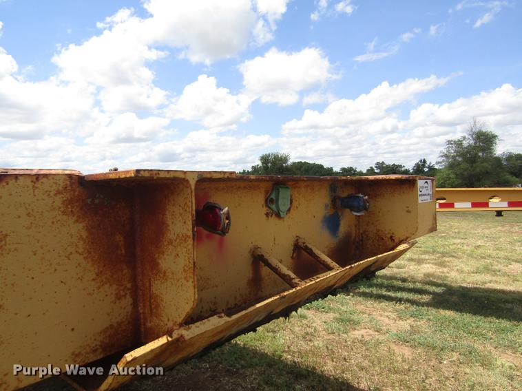 image for item DD8888 1973 Carrier King 4000 drop deck equipment trailer