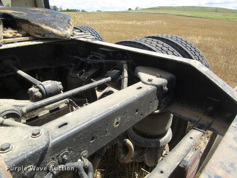 image for item DD8890 1995 Kenworth T800 semi truck