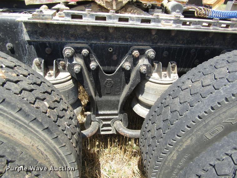 image for item DD8890 1995 Kenworth T800 semi truck