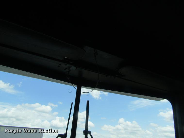 image for item DD8890 1995 Kenworth T800 semi truck