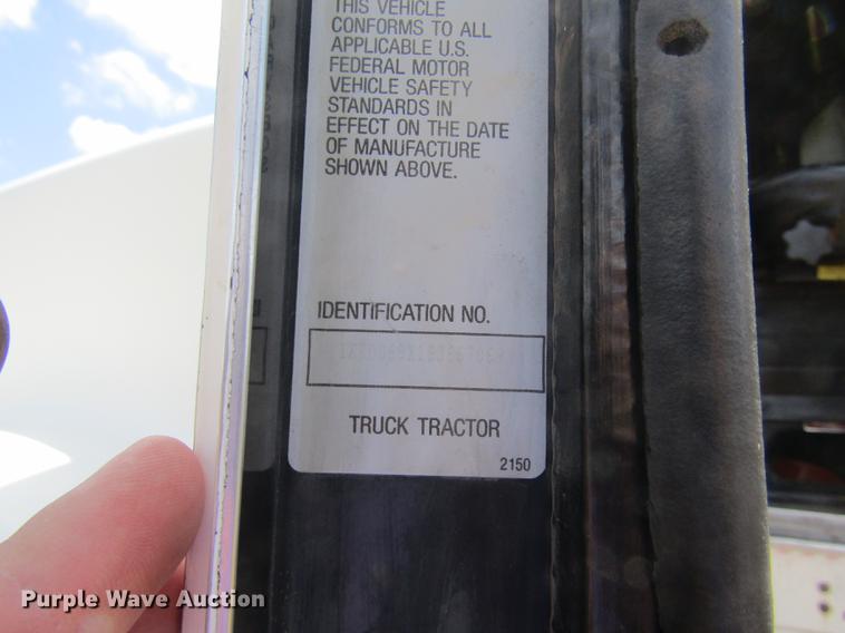 image for item DD8890 1995 Kenworth T800 semi truck