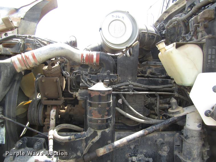 image for item DD8890 1995 Kenworth T800 semi truck