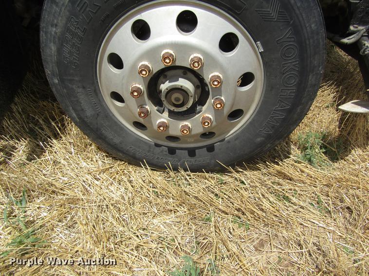 image for item DD8890 1995 Kenworth T800 semi truck