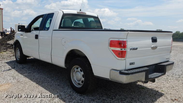 image for item DE1833 2011 Ford F150 XL SuperCab pickup truck