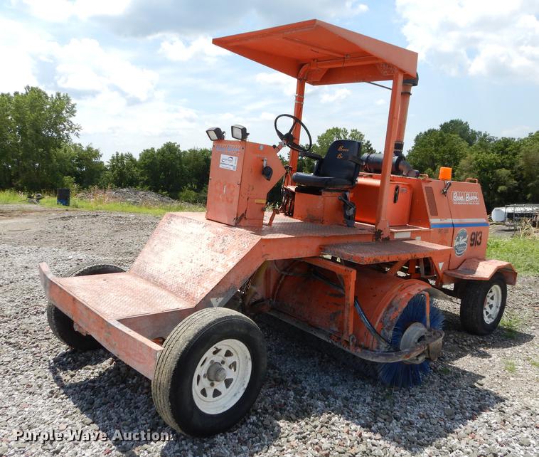 image for item DE1834 1998 Broce RC350 broom