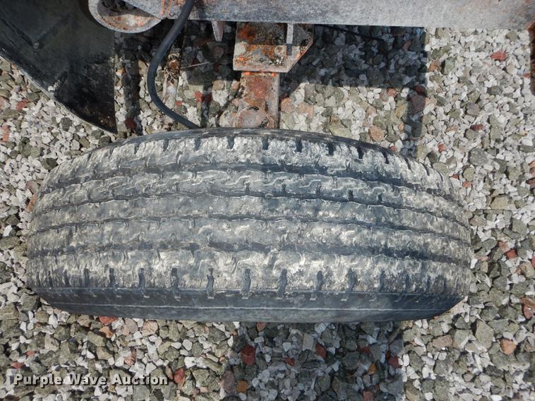 image for item DE1834 1998 Broce RC350 broom