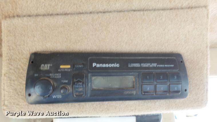 image for item DE2957 1998 Caterpillar 160H motor grader