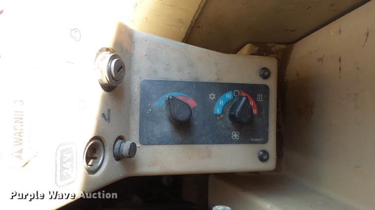 image for item DE2957 1998 Caterpillar 160H motor grader