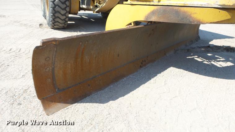 image for item DE2957 1998 Caterpillar 160H motor grader