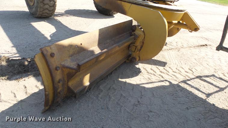 image for item DE2957 1998 Caterpillar 160H motor grader
