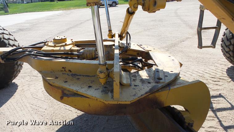 image for item DE2957 1998 Caterpillar 160H motor grader