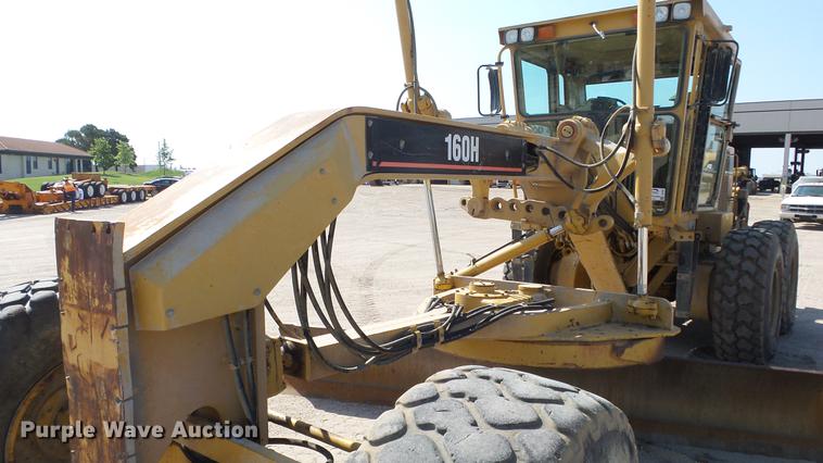 image for item DE2957 1998 Caterpillar 160H motor grader