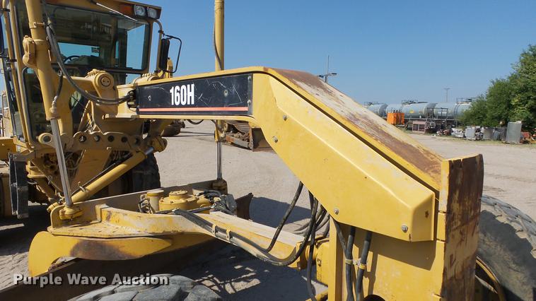 image for item DE2957 1998 Caterpillar 160H motor grader