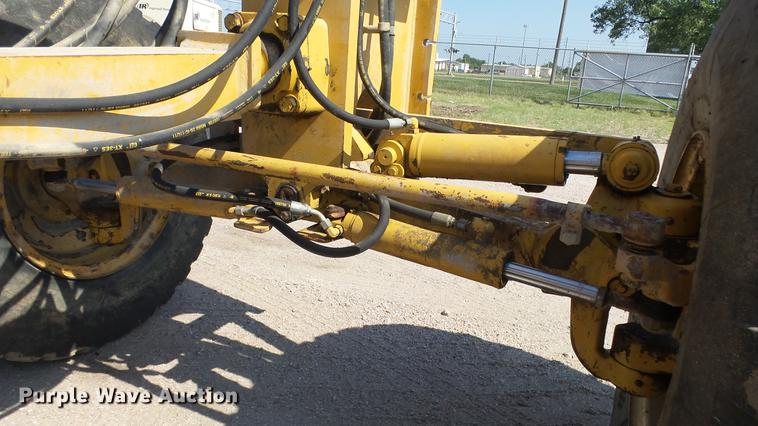 image for item DE2957 1998 Caterpillar 160H motor grader