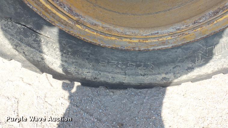 image for item DE2957 1998 Caterpillar 160H motor grader