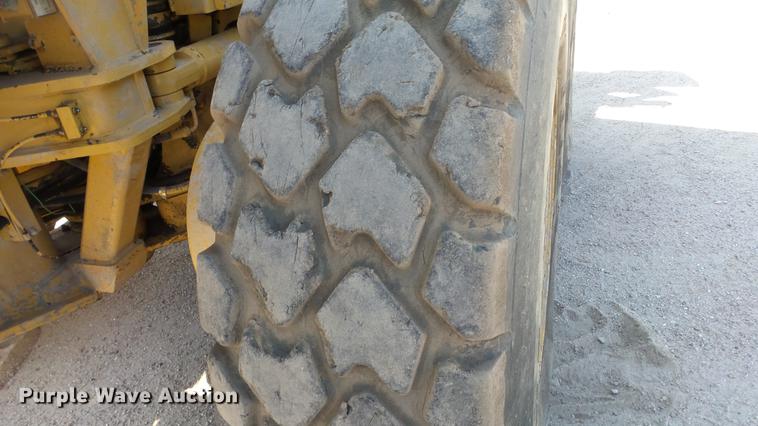 image for item DE2957 1998 Caterpillar 160H motor grader