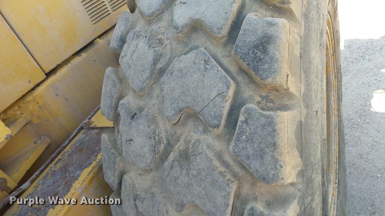 image for item DE2957 1998 Caterpillar 160H motor grader