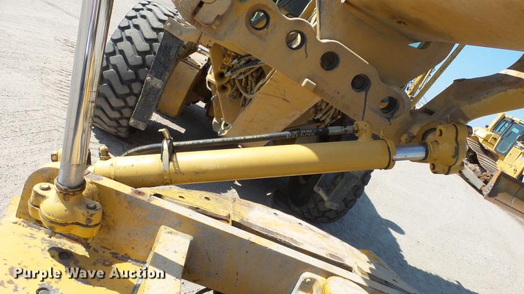image for item DE2957 1998 Caterpillar 160H motor grader