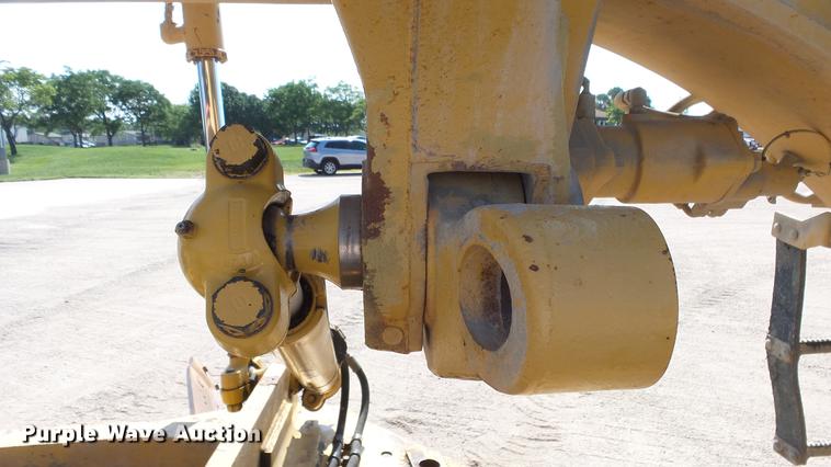 image for item DE2957 1998 Caterpillar 160H motor grader