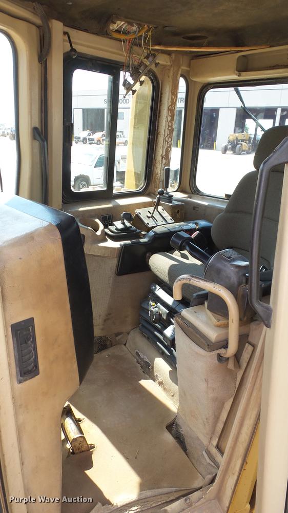image for item DE2958 2000 Caterpillar D6R LGP dozer