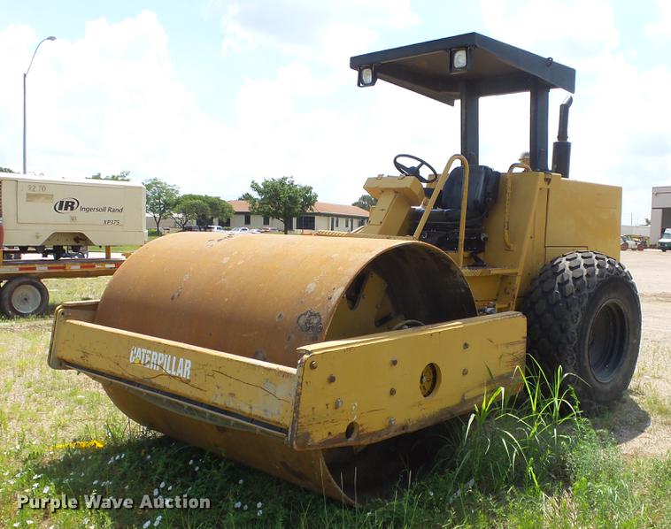 image for item DE2962 1991 Caterpillar CP563 single drum vibratory roller