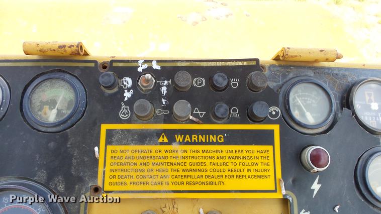 image for item DE2962 1991 Caterpillar CP563 single drum vibratory roller