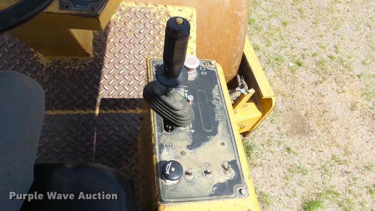 image for item DE2962 1991 Caterpillar CP563 single drum vibratory roller