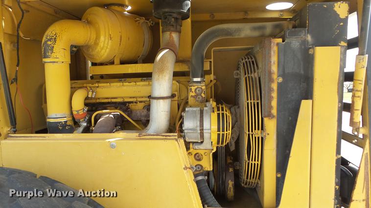 image for item DE2962 1991 Caterpillar CP563 single drum vibratory roller