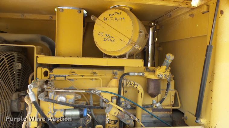 image for item DE2962 1991 Caterpillar CP563 single drum vibratory roller