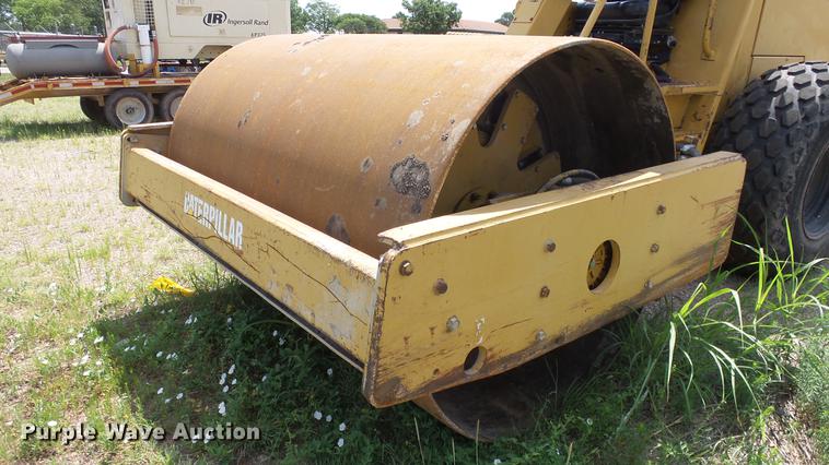 image for item DE2962 1991 Caterpillar CP563 single drum vibratory roller