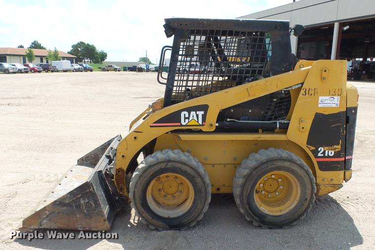 image for item DE2964 2002 Caterpillar 216 skid steer