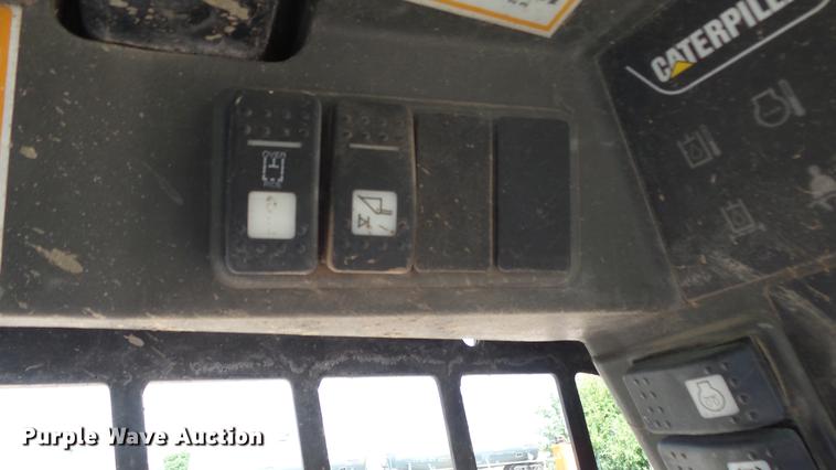 image for item DE2964 2002 Caterpillar 216 skid steer