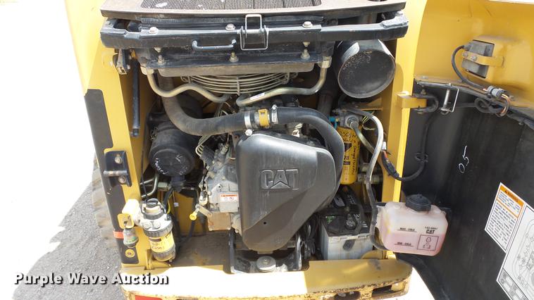image for item DE2964 2002 Caterpillar 216 skid steer