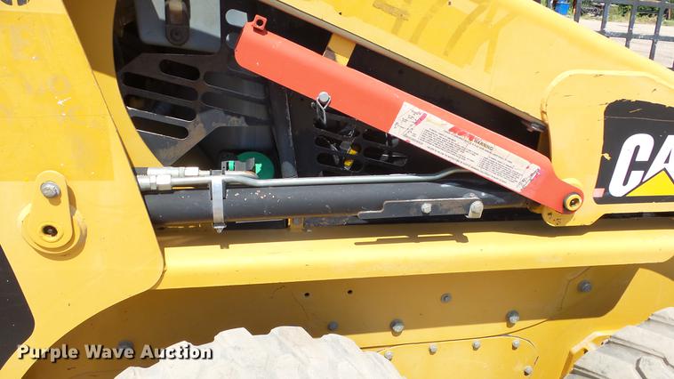 image for item DE2964 2002 Caterpillar 216 skid steer