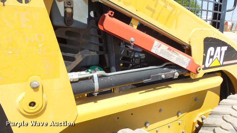 image for item DE2964 2002 Caterpillar 216 skid steer