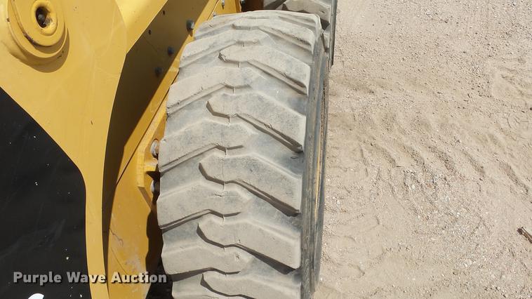 image for item DE2964 2002 Caterpillar 216 skid steer