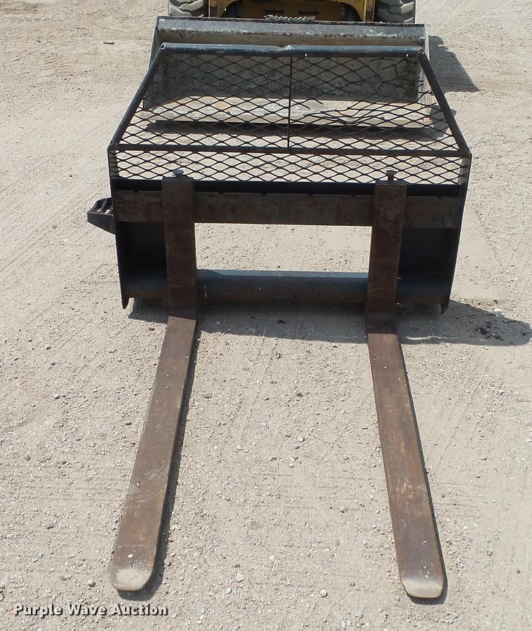 image for item DE2964 2002 Caterpillar 216 skid steer