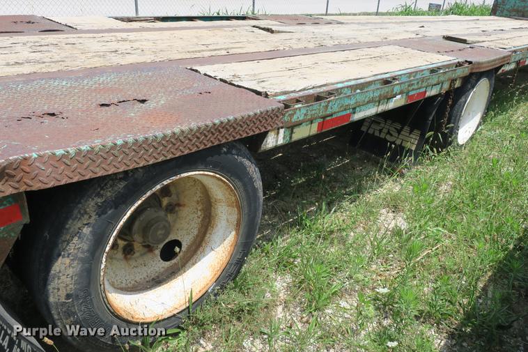image for item DE3760 1991 Fontaine DFT-4-8048WSA drop deck trailer