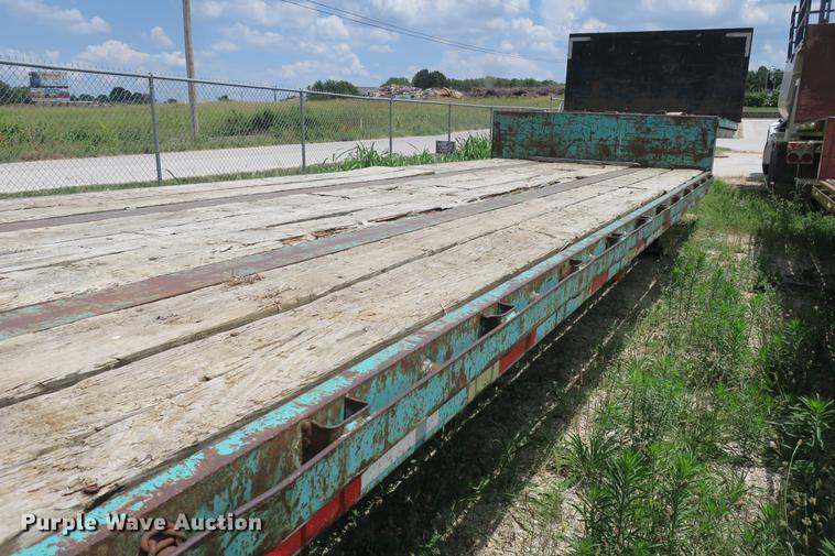 image for item DE3760 1991 Fontaine DFT-4-8048WSA drop deck trailer