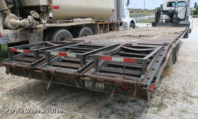 image for item DE3761 2008 Blue Diamond equipment trailer