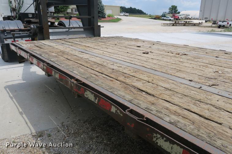 image for item DE3761 2008 Blue Diamond equipment trailer