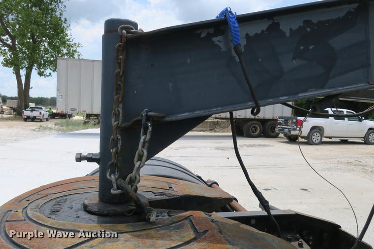 image for item DE3761 2008 Blue Diamond equipment trailer